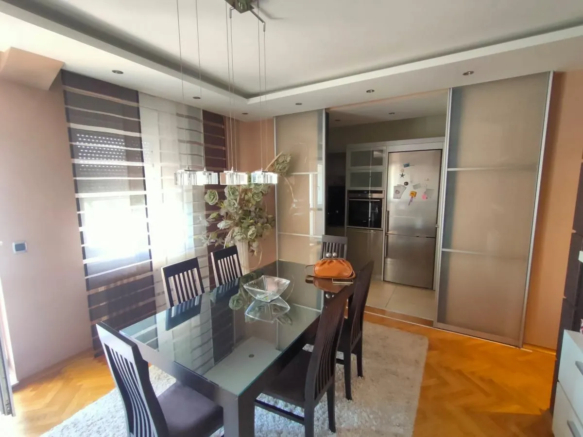 Izdavanje, trosoban stan, 103m², Spens, Novi Sad Sve Podlokacije