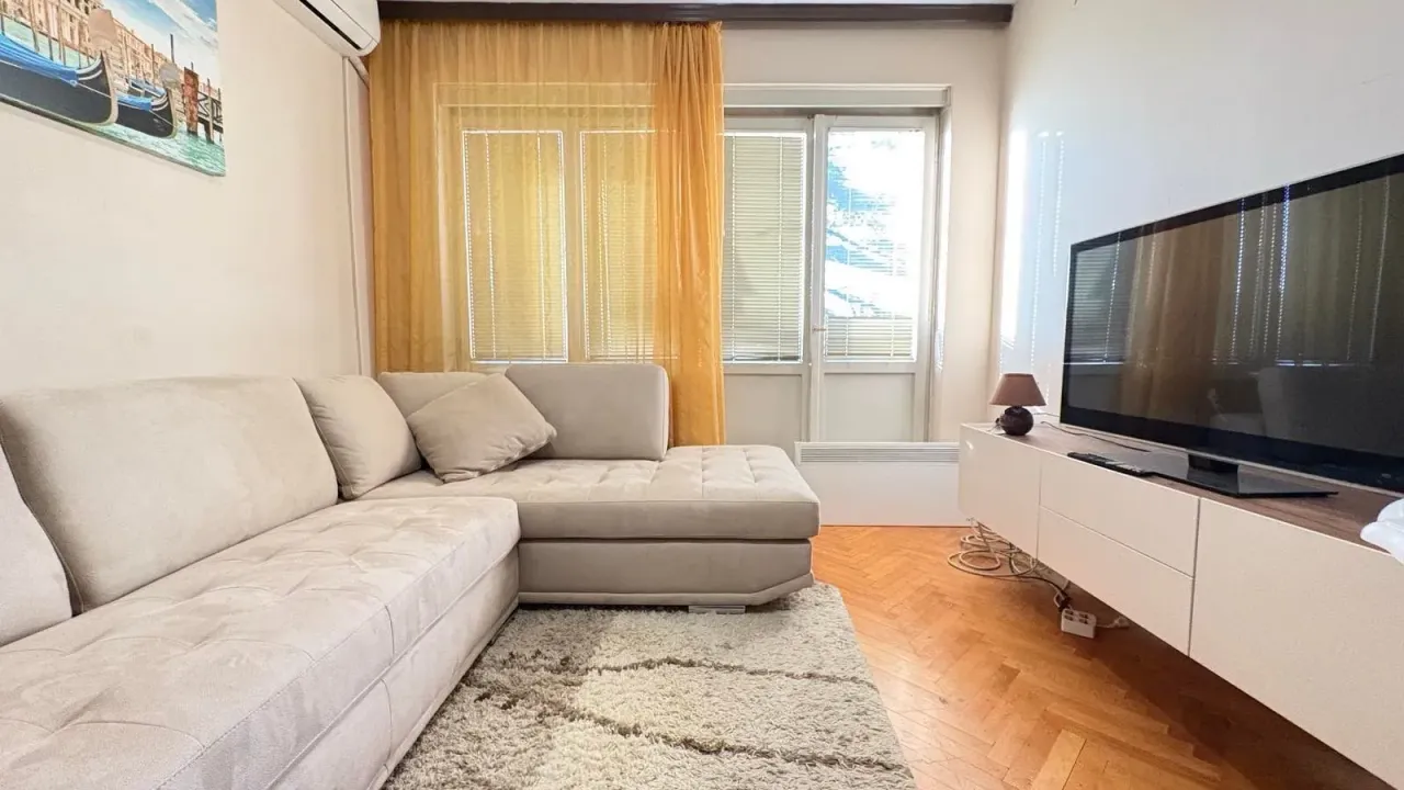 Izdavanje, dvosoban stan, 63m², Autobuska stanica, Podgorica