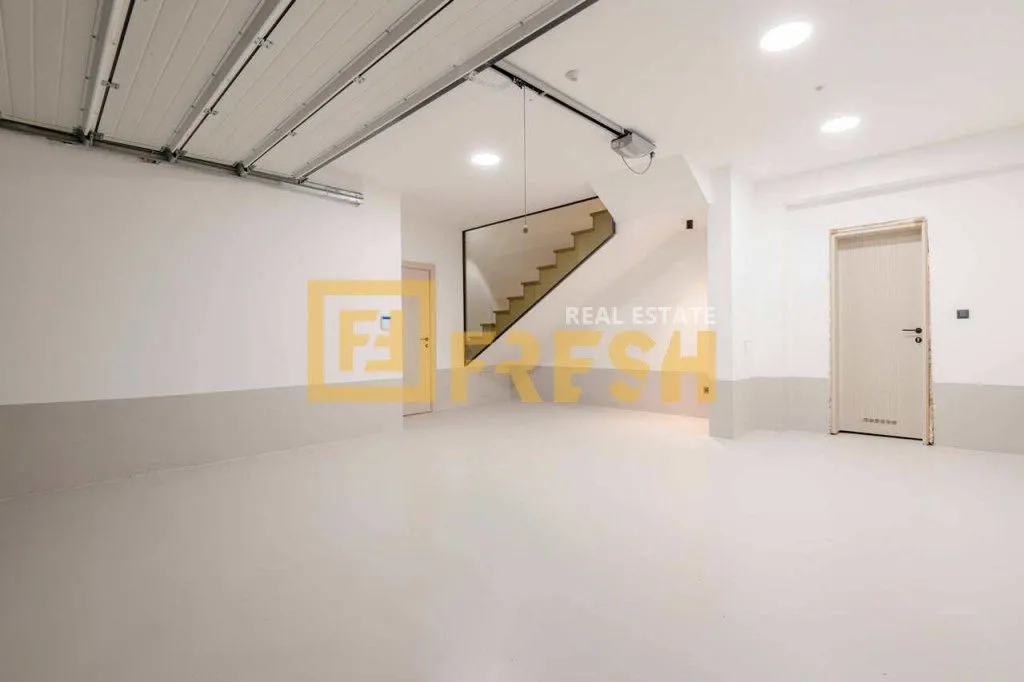 Sale, house, 240m², Budva, Crna Gora