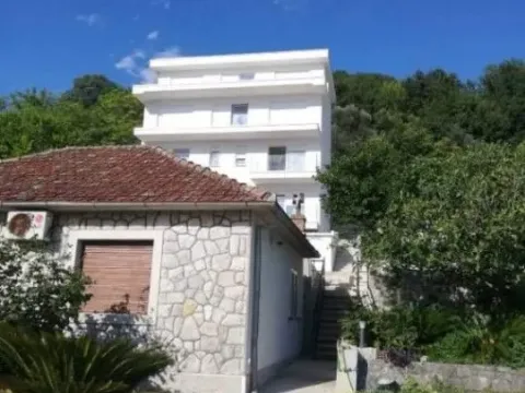 Izdavanje, jednosoban stan, 42m², Donja Lastva, Tivat - image 2