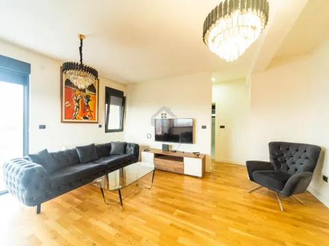 Izdavanje, trosoban stan, 130m², Dalmatinska ulica, Podgorica - image 4