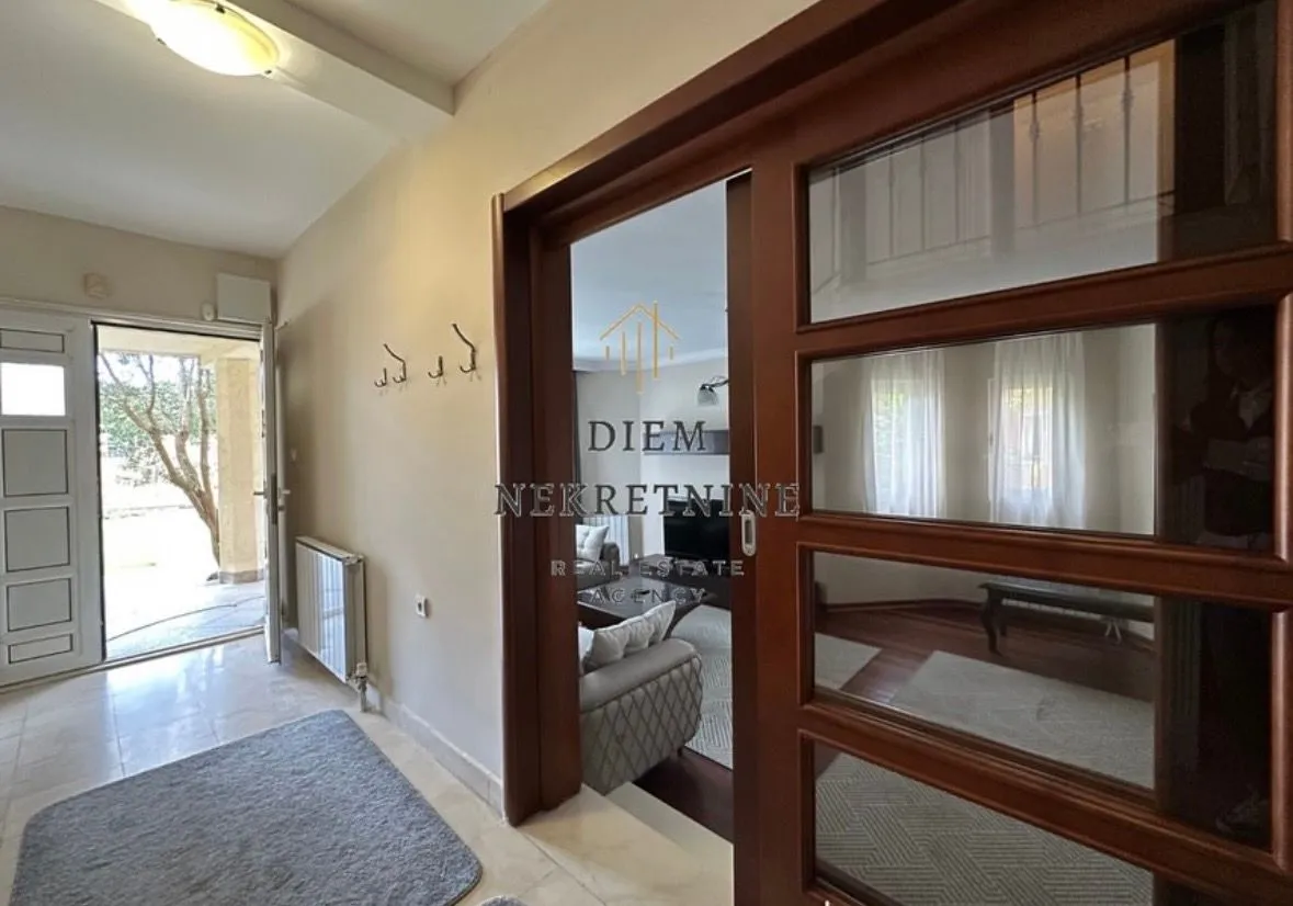 Rent, house, 180m², Donja Gorica, Podgorica