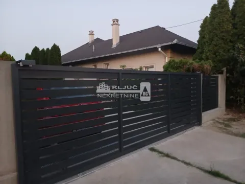 Izdavanje, kuća, 160m², Altina, Beograd - image 13