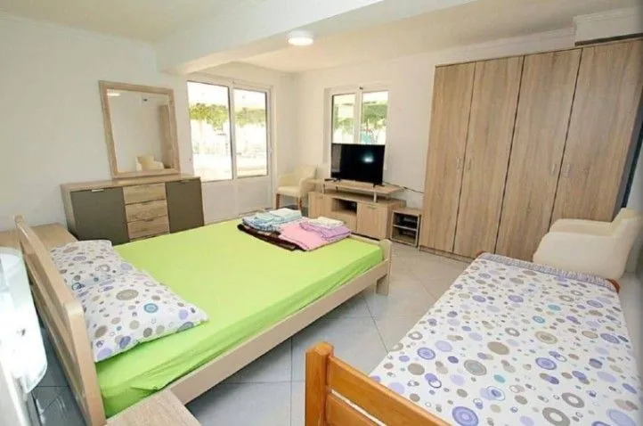 Rent, house, 180m², Reževići, Budva