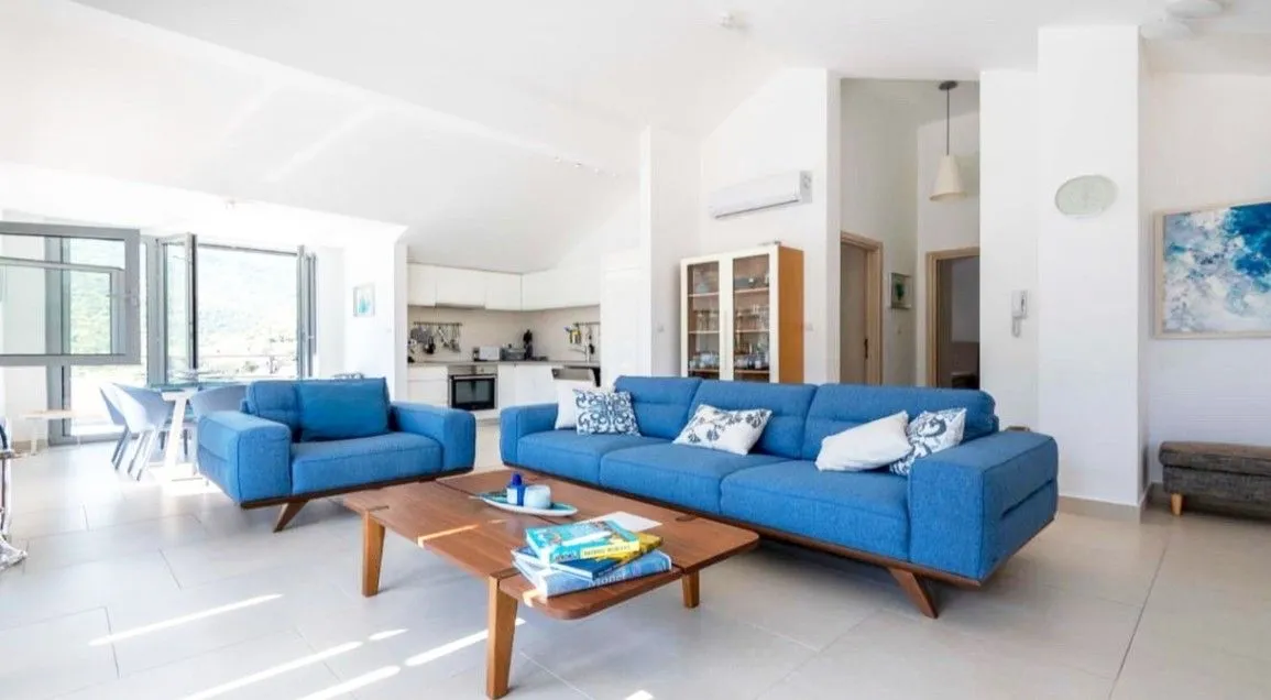 Prodaja, dvosoban stan, 90m², Morinj, Kotor