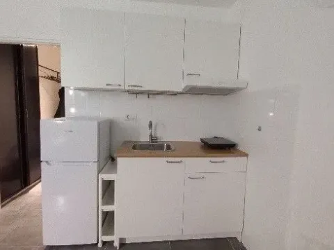 Izdavanje, garsonjera, 28m², Dušanovac, Voždovac Sve Podlokacije - image 3