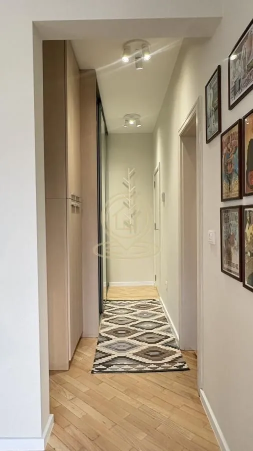 Izdavanje, dvosoban stan, 46m², Kalenić Pijaca, Vračar Sve Podlokacije