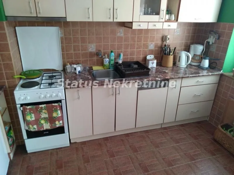 Prodaja, kuća, 450m², Temerin, Novi Sad