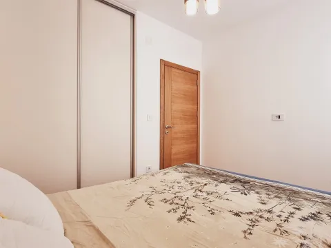 Rent, one bedroom apartment, 45m², Bečići, Budva - image 8