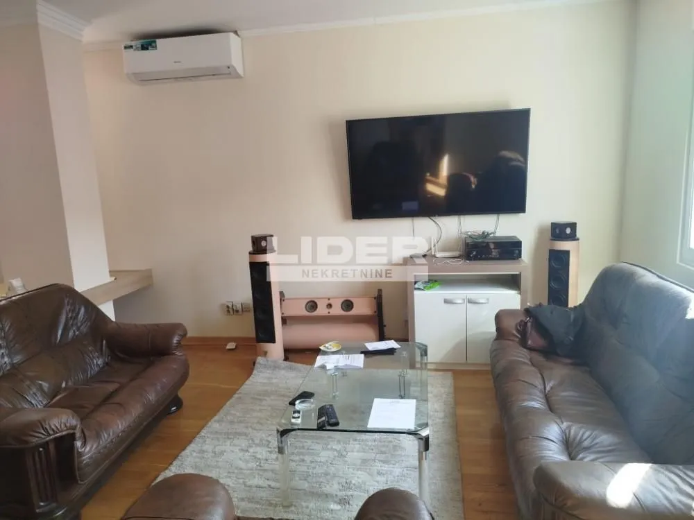 Rent, three bedroom apartment, 60m², Stari Grad, Beograd