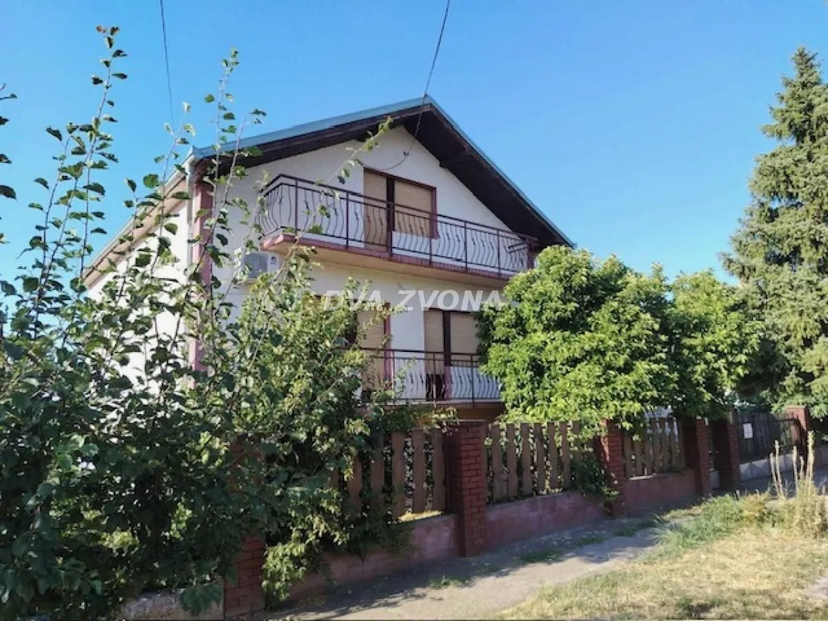 Prodaja, kuća, 172m², Beška, Inđija