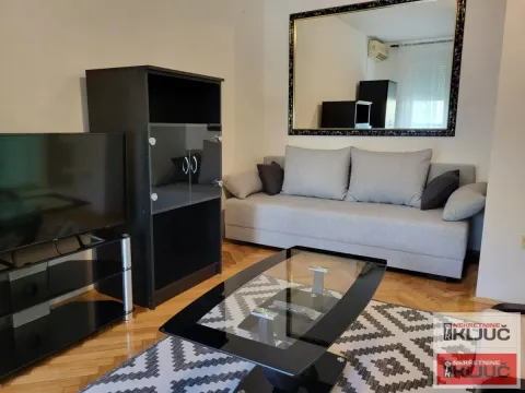 Izdavanje, garsonjera, 28m², Grbavica, Novi Sad Sve Podlokacije - image 3