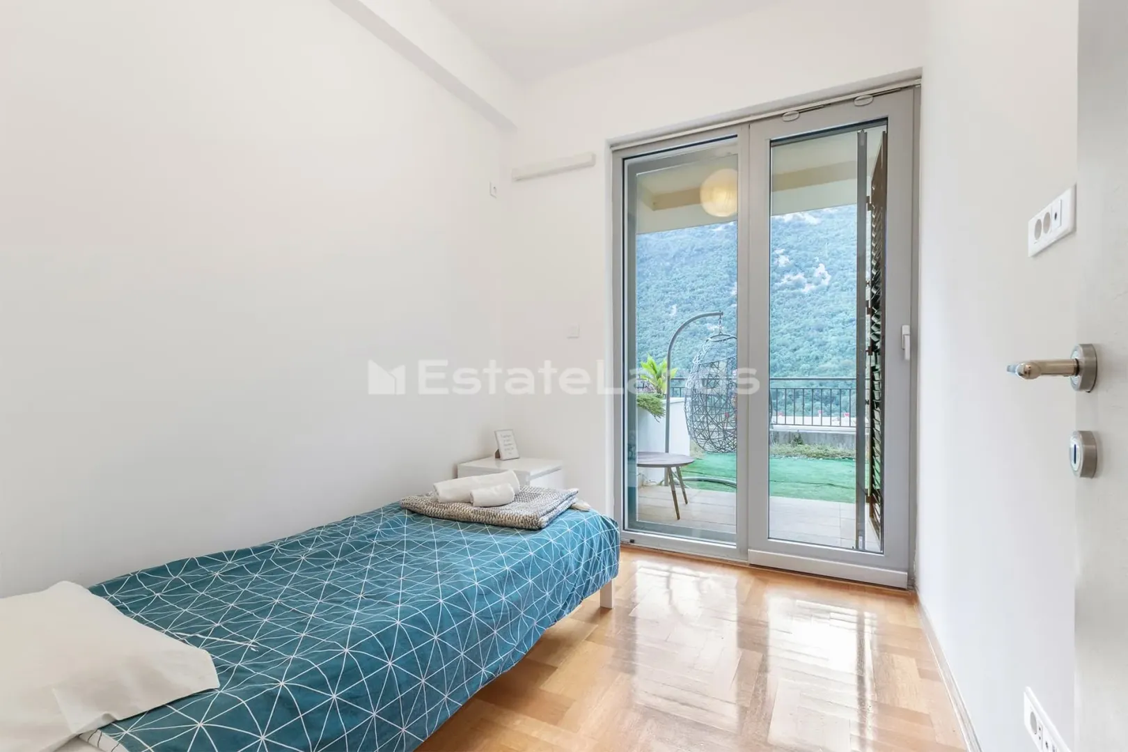 Prodaja, trosoban stan, 97m², Morinj, Kotor