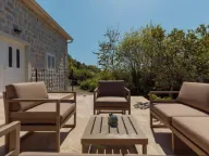 Izdavanje, četvorosoban stan, 250m², Kotor, Crna Gora - image 10