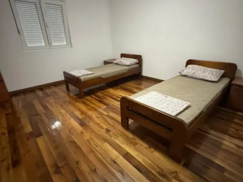 Izdavanje, dvosoban stan, 90m², Đenovići, Herceg Novi - image 5