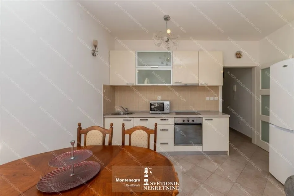Prodaja, dvosoban stan, 65m², Đenovići, Herceg Novi