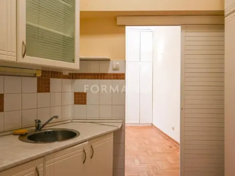 Izdavanje, trosoban stan, 105m², Stari Grad, Beograd - image 13