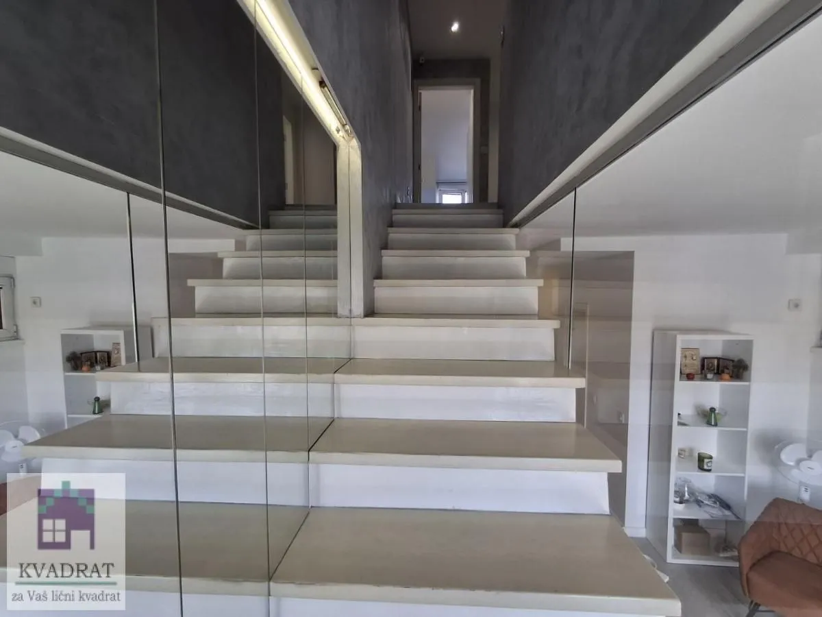Prodaja, četvorosoban stan, 118m², Đeram Pijaca, Beograd