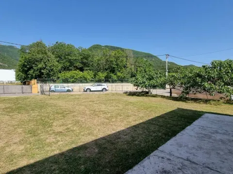 Izdavanje, kuća, 75m², Lastva Grbaljska, Kotor - image 12