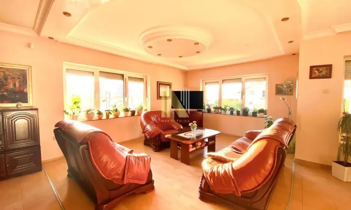 Prodaja, kuća, 479m², Tatarsko brdo, Petrovaradin