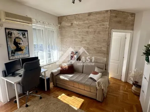 Izdavanje, jednosoban stan, 38m², Bulevar Evrope, Novi Sad Sve Podlokacije - image 2
