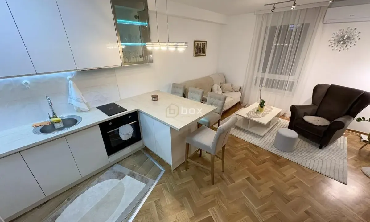 Izdavanje, jednosoban stan, 52m², Palilula, Niš