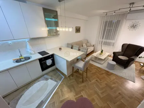 Rent, one bedroom apartment, 52m², Palilula, Niš