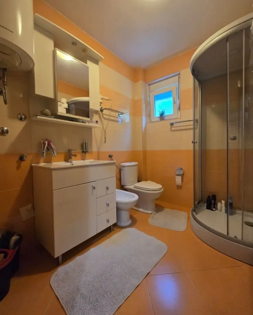 Prodaja, kuća, 175m², Velje Brdo, Podgorica