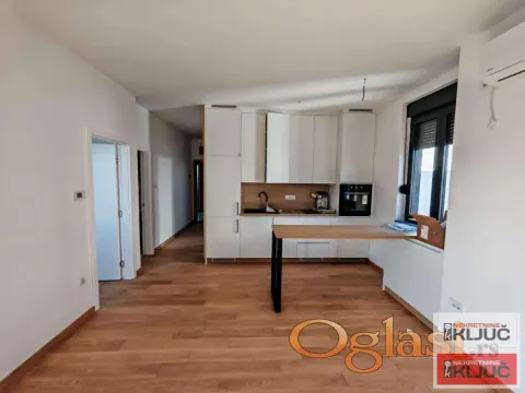 Stan in Sremska Kamenica