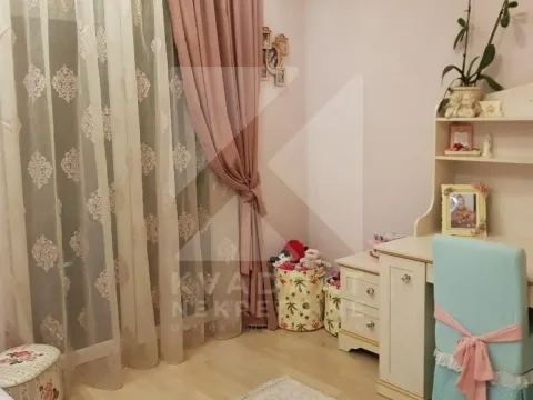 Izdavanje, trosoban stan, 100m², City Kvart, Podgorica - image 6