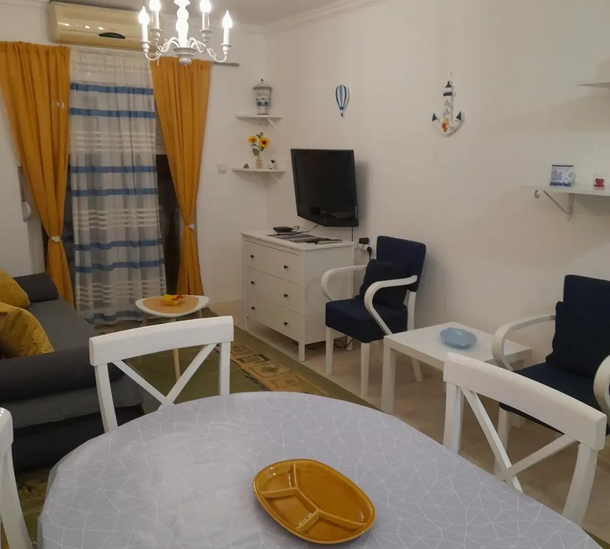 Izdavanje, dvosoban stan, 51m², Kalimanj, Tivat