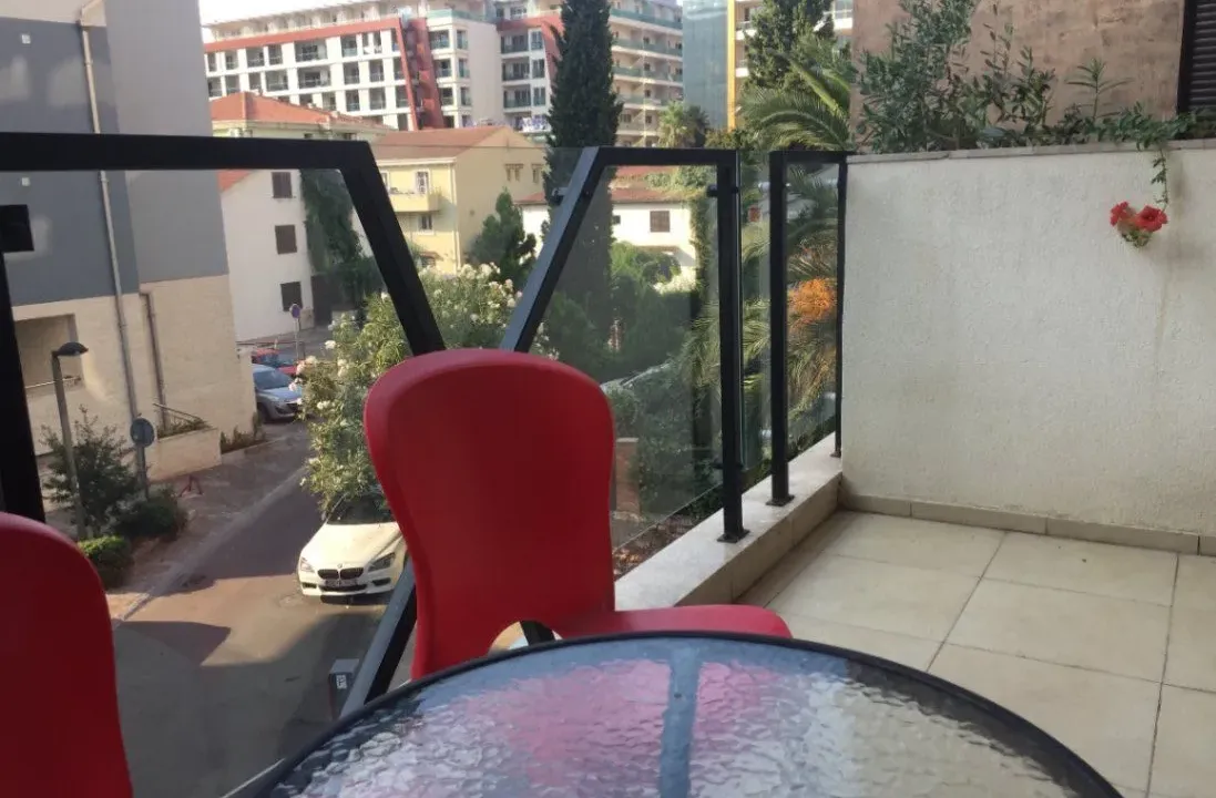 Daily-rent, three bedroom apartment, 55m², Centar, Budva