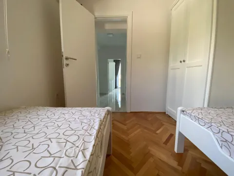 Izdavanje, trosoban stan, 120m², Bečići, Budva - image 20