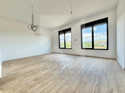 Prodaja, dvosoban stan, 85m², Donja Gorica, Podgorica - image 2