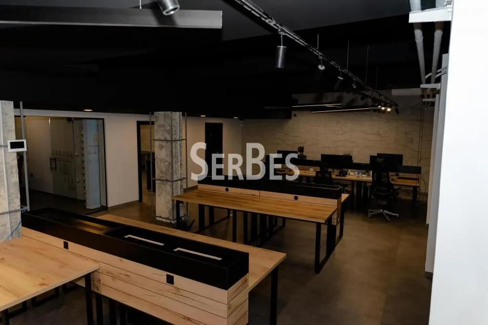 Sale, office space, 288m², Grbavica, Novi Sad Sve Podlokacije