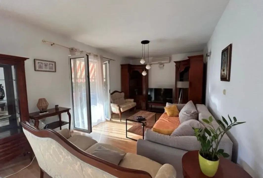 Rent, two bedroom apartment, 100m², Kalimanj, Tivat