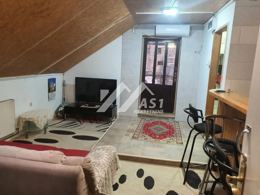 Izdavanje, dvosoban stan, 50m², Salajka, Novi Sad Sve Podlokacije