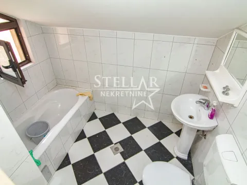 Izdavanje, poslovni prostor, 120m², Stari Aerodrom, Podgorica - image 7