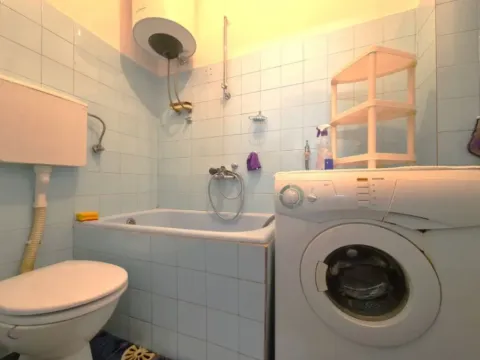 Izdavanje, dvosoban stan, 60m², Tološi, Podgorica - image 7