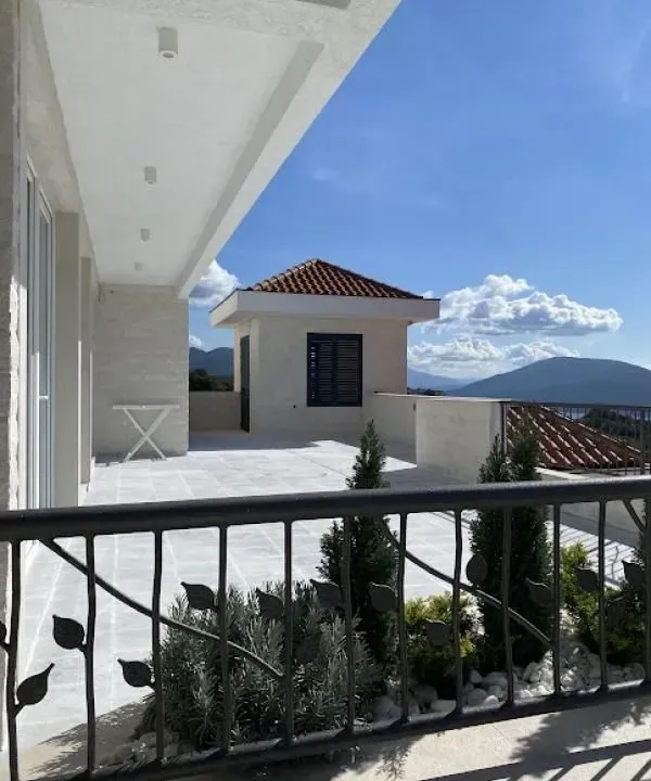 Sale, three bedroom apartment, 213m², Herceg Novi, Crna Gora