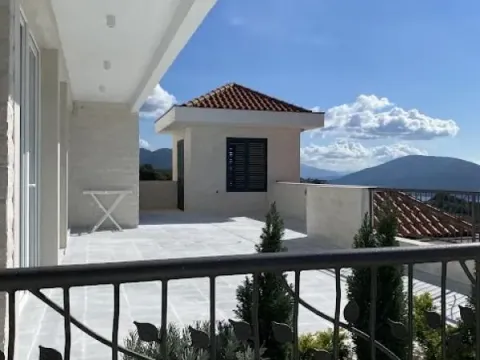 Prodaja, trosoban stan, 213m², Herceg Novi, Crna Gora - image 1