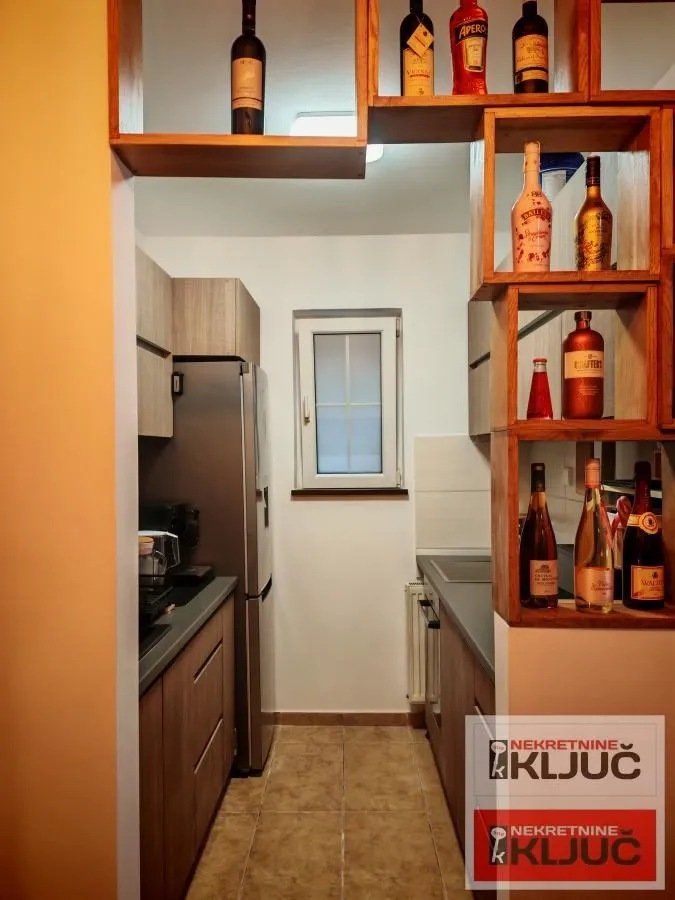 Prodaja, dvosoban stan, 50m², Grbavica, Novi Sad Sve Podlokacije
