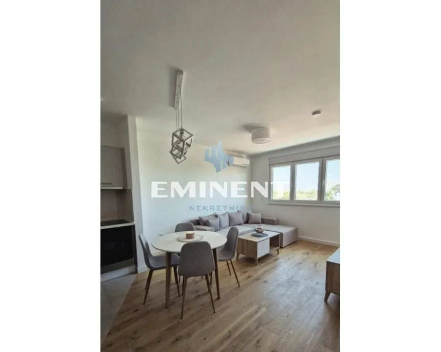 Izdavanje, dvosoban stan, 42m², Zemun Novi Grad, Zemun Sve Podlokacije