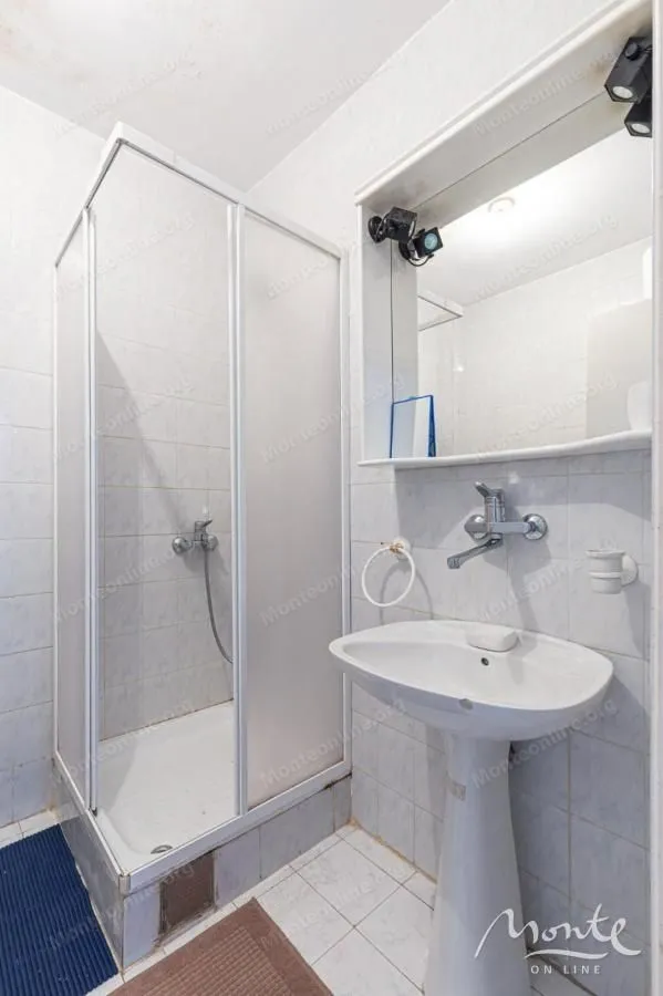 Prodaja, jednosoban stan, 44m², Maine, Budva