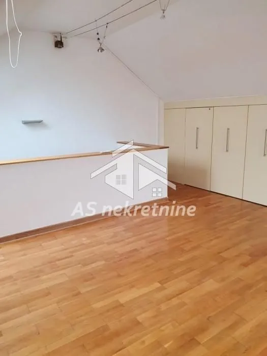 Rent, house, 220m², Čukarica, Beograd