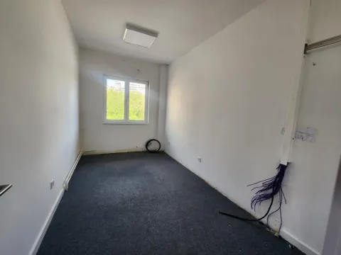Izdavanje, poslovni prostor, 500m², Trošarina, Voždovac Sve Podlokacije - image 5