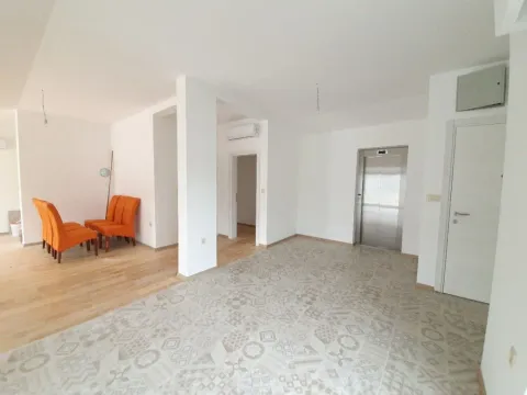 Prodaja, trosoban stan, 171m², Petrovac, Budva - image 2