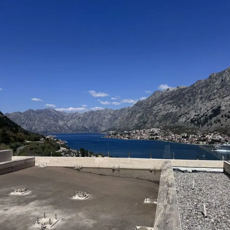 Sale, two bedroom apartment, 173m², Dobrota, Kotor