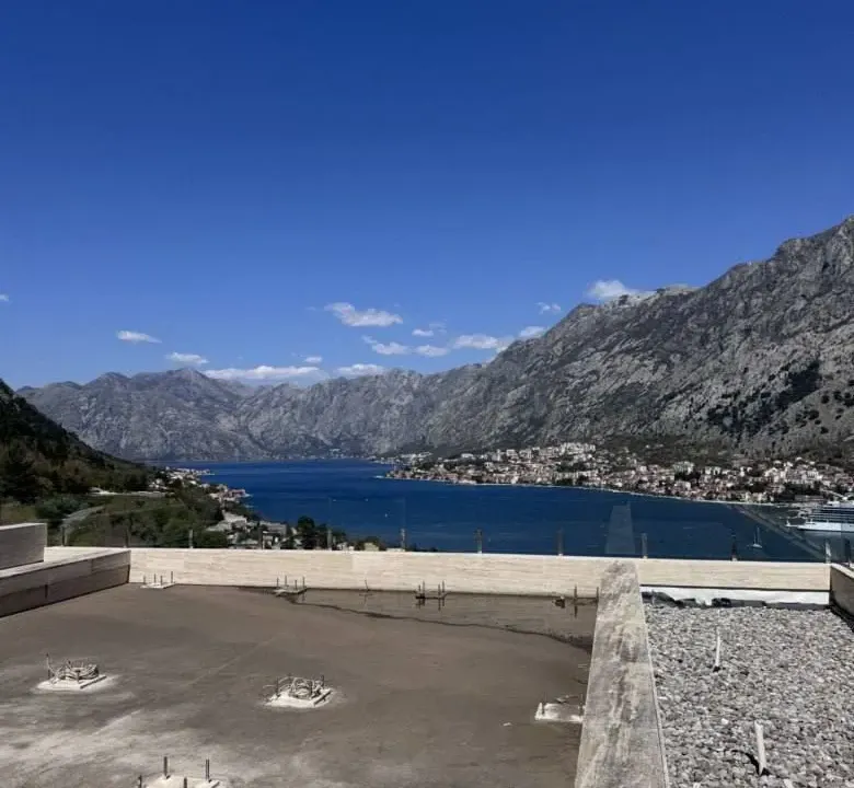 Sale, two bedroom apartment, 173m², Dobrota, Kotor