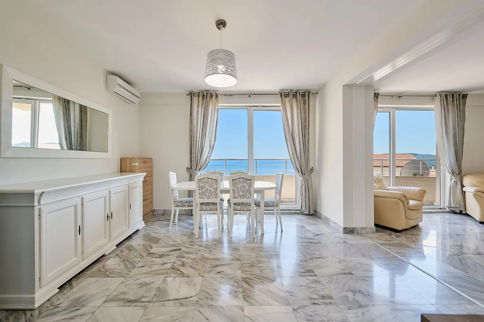 Sale, four bedroom apartment, 113m², Bečići, Budva